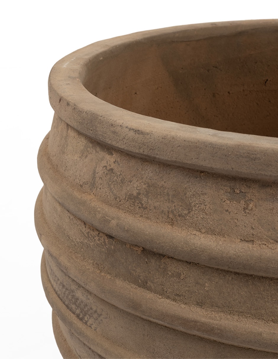 Maceta clara de terracota 2