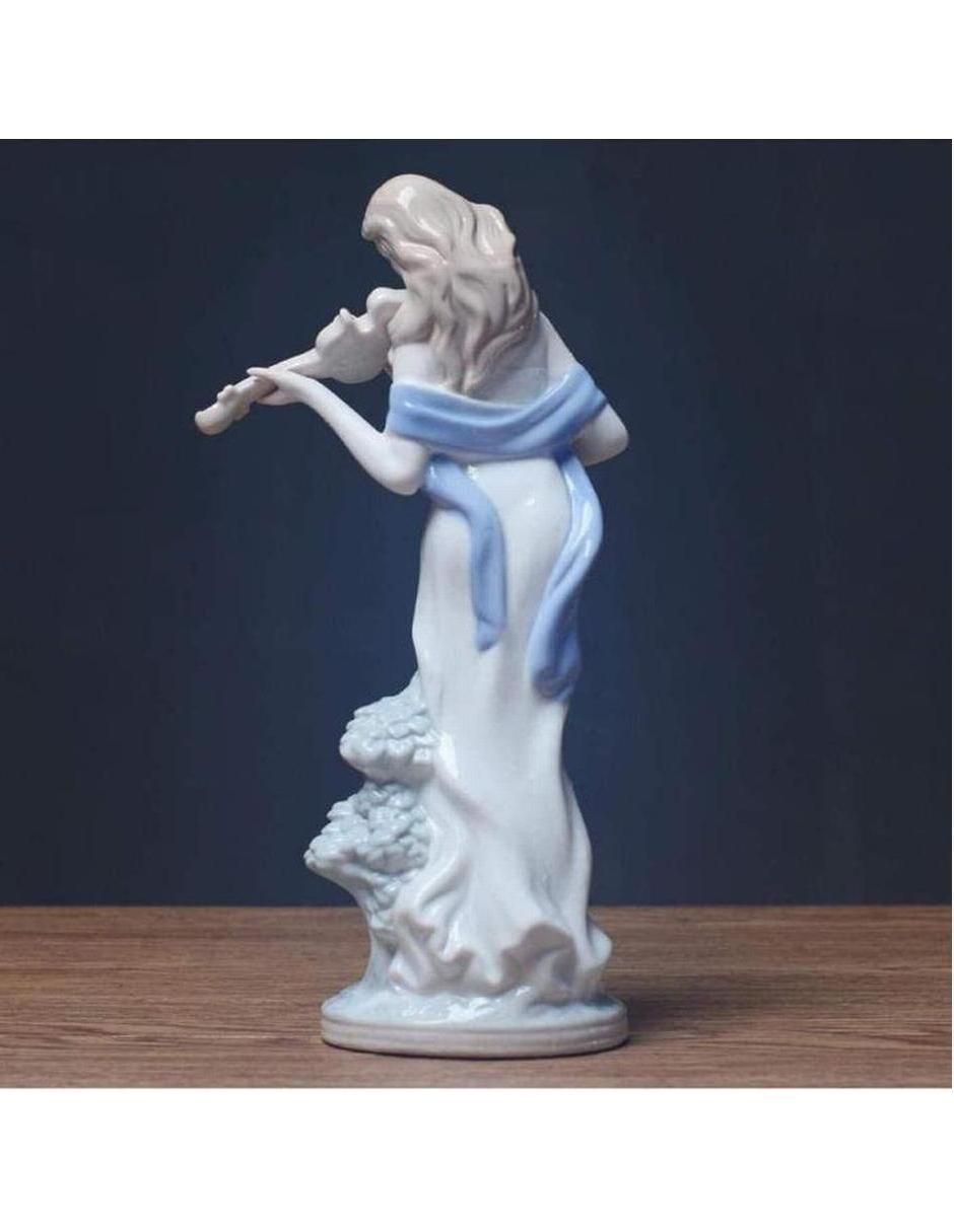 Figura Universal de porcelana 5
