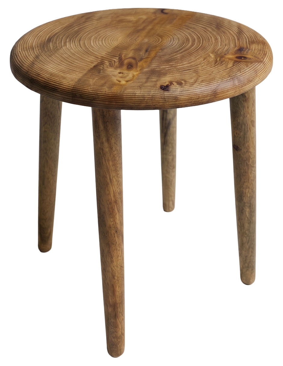 Mesa lateral requiere ensamblaje por parte del cliente de madera